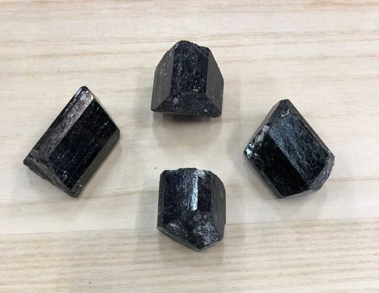 Turmalina chorlo 3,5 cm aprox
